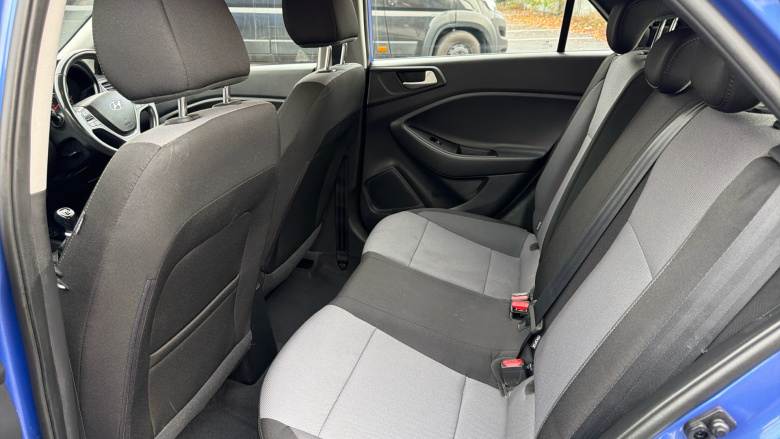 Hyundai i20 1.2 MPi SE 5dr Petrol Hatchback